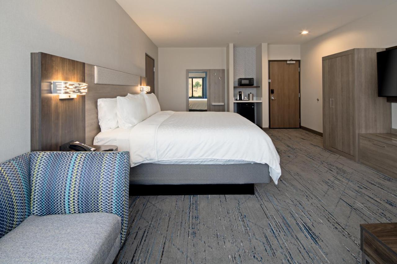 Holiday Express & - - Santa Clarita By Ihg