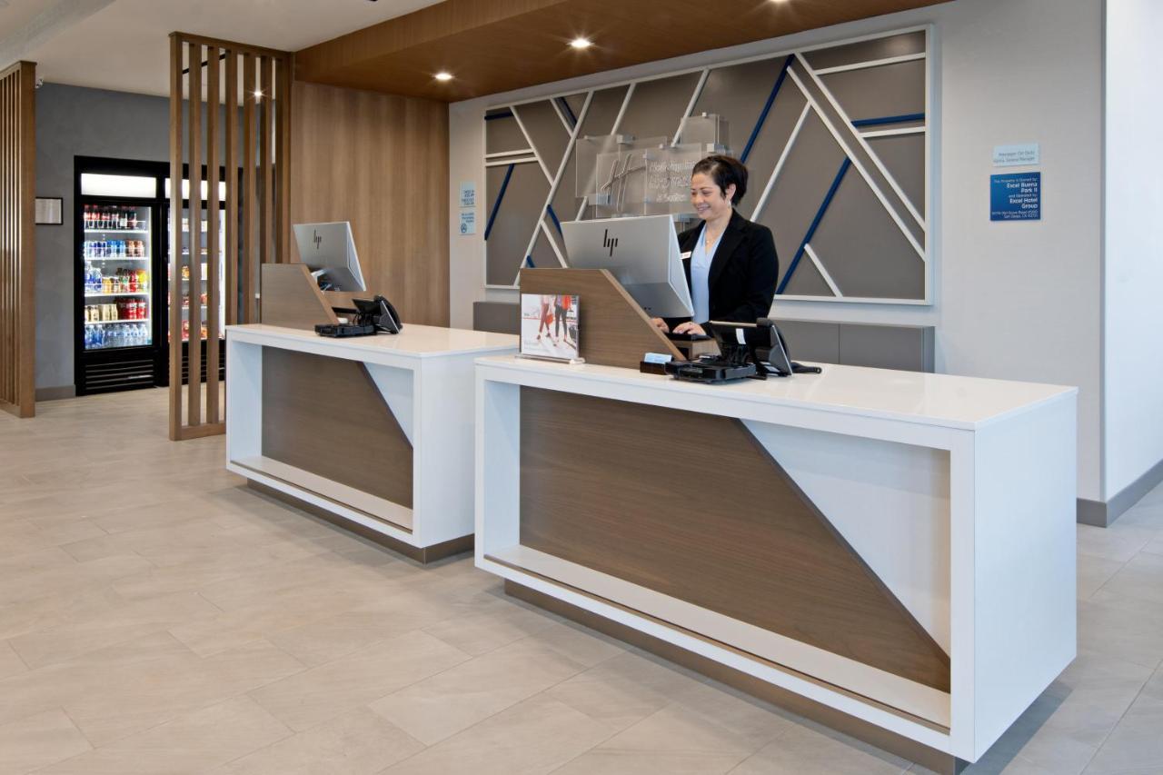 Holiday Express & - - Santa Clarita By Ihg Valencia