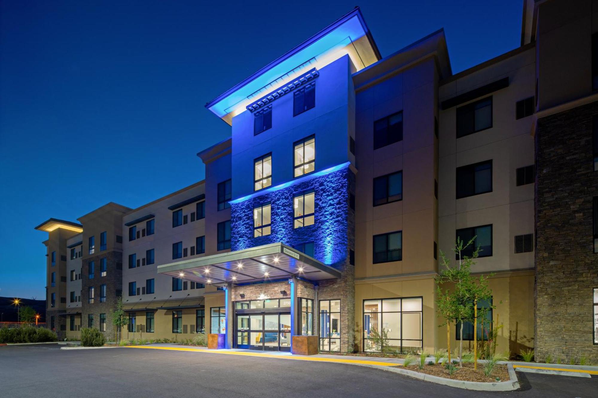 Holiday Express & - - Santa Clarita By Ihg Hotel