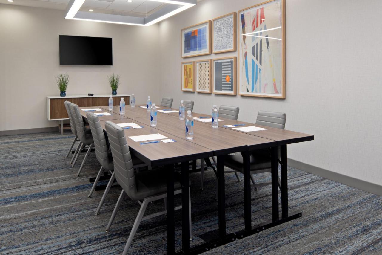 Express & - - Santa Clarita By Ihg Hotel