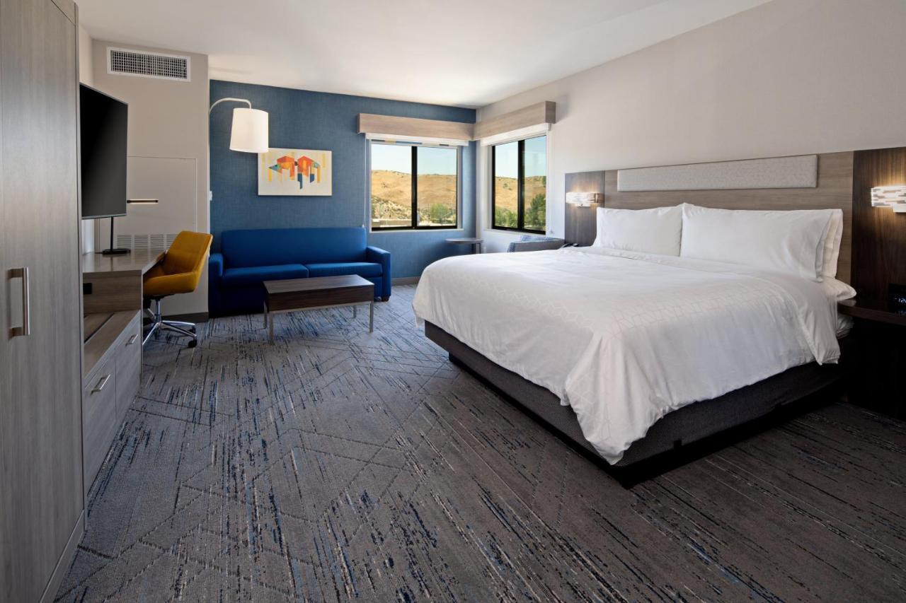 Holiday Express & - - Santa Clarita By Ihg Hotel