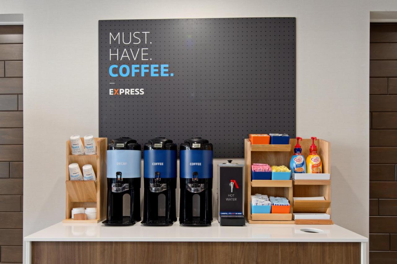 Express & - - Santa Clarita By Ihg Hotel Valencia